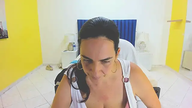 Snapshot of Amy_Walls7 chatting on May 4, 12:01 pm Amy Walls7 online show from May 4, 12:01 pm
