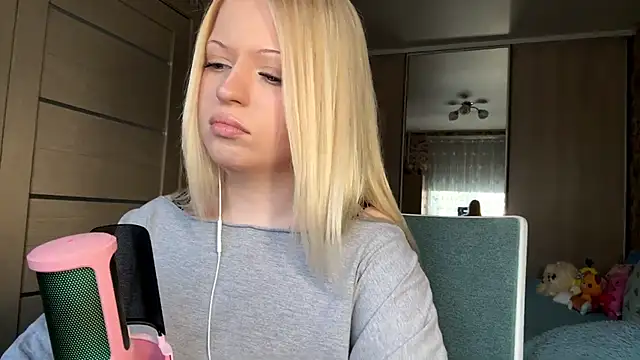 JeneeBIanks online show from March 15, 12:44 pm