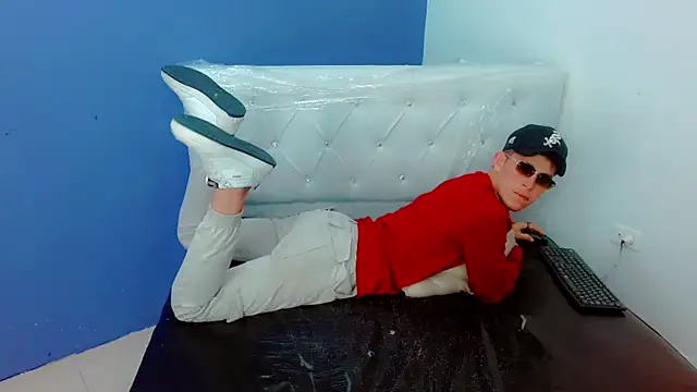 Snapshot of masterboyx chatting on February 22, 3:10 pm masterboyx online show from February 22, 3:10 pm