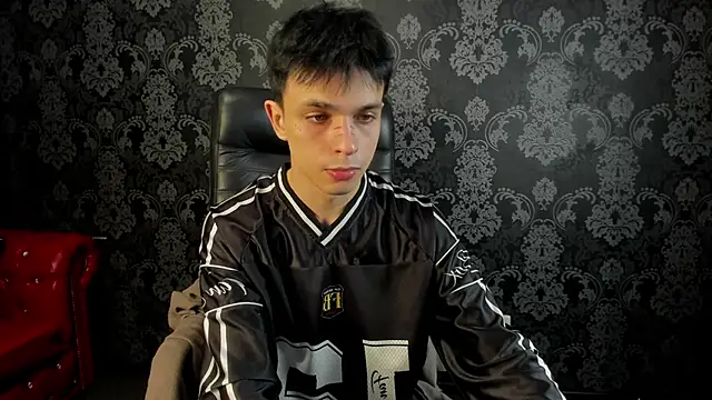 ClarkBev online show from April 21, 7:39 pm