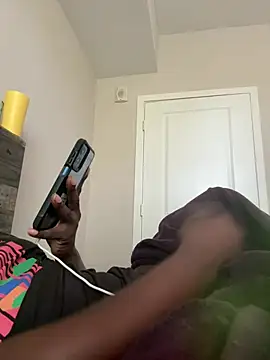 Snapshot of makeherfeelg chatting on March 24, 1:27 pm makeherfeelg online show from March 24, 1:27 pm