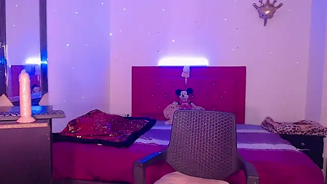 cellesthee online show from April 21, 9:04 am