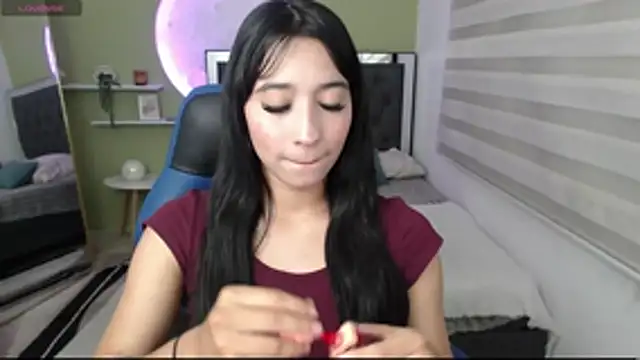 Snapshot of ivvoncute chatting on May 20, 1:23 am ivvoncute online show from May 20, 1:23 am
