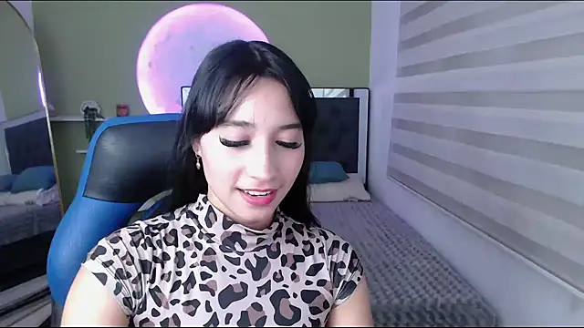 Snapshot of ivvoncute chatting on May 24, 1:32 am ivvoncute online show from May 24, 1:32 am