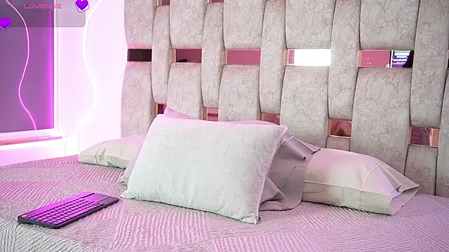 Snapshot of Fernanda_thail_ chatting on March 7, 7:44 pm Fernanda thail online show from March 7, 7:44 pm