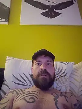 Snapshot of calebdevil chatting on March 27, 8:37 am calebdevil online show from March 27, 8:37 am