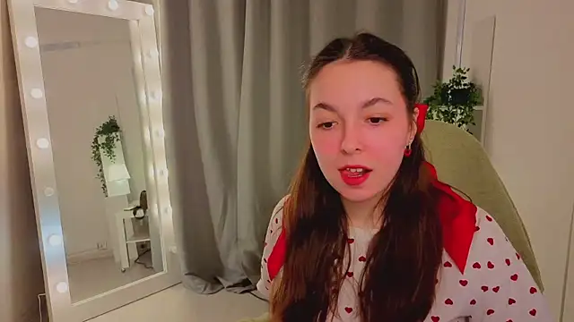 BellaThery online show from March 13, 5:14 am