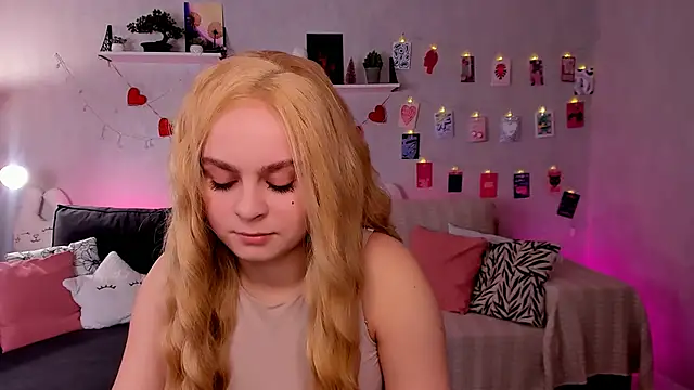 VivienAllen online show from February 21, 4:24 am