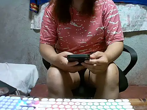 Snapshot of Radiant_smile chatting on June 15, 11:18 pm Radiant smile online show from June 15, 11:18 pm