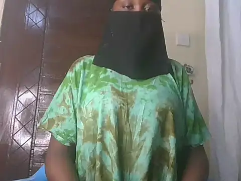 sweetchocolatey-puss online show from February 21, 7:04 pm