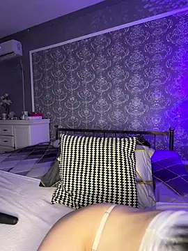 Olivia Noor online show from March 29, 6:41 pm