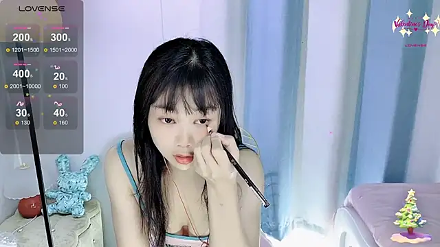 okyssa online show from April 10, 2:55 pm