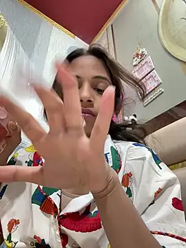 its anuuu online show from March 6, 9:33 pm