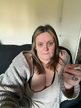 Busty-GilfQuinn online show from March 7, 10:34 am