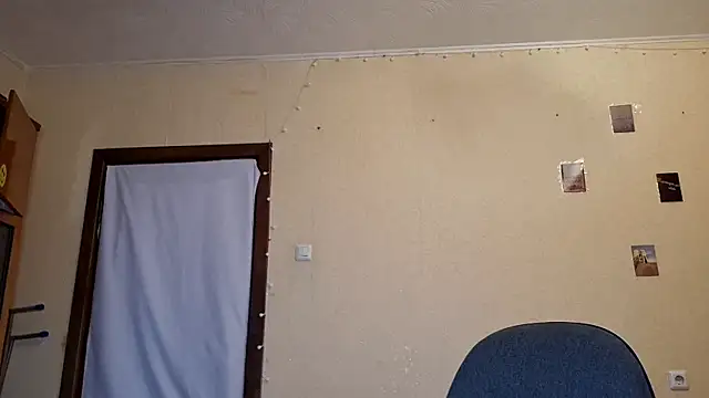 Katelemon online show from April 19, 6:10 pm