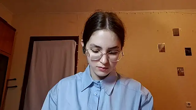 Katelemon online show from April 20, 1:36 pm