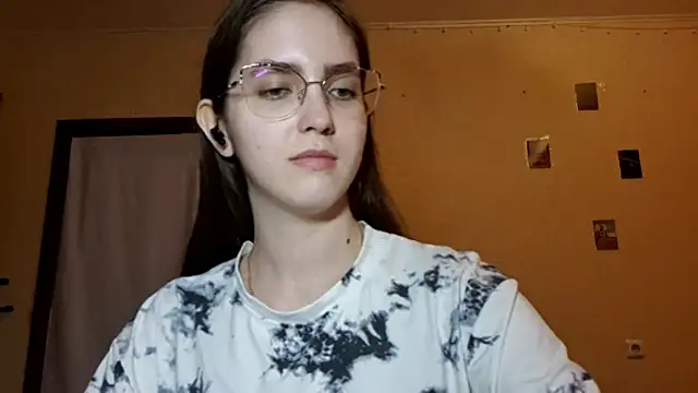 Katelemon online show from April 22, 2:40 pm