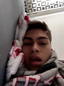 Snapshot of bbluchito chatting on March 7, 12:46 pm bbluchito online show from March 7, 12:46 pm