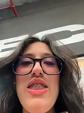 susi chimm online show from April 21, 1:06 pm