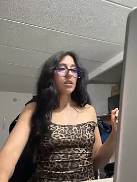 susi chimm online show from April 22, 2:36 am