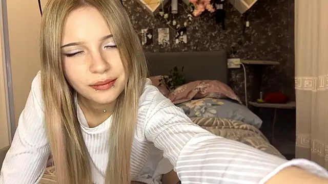 SofiaMarken online show from March 6, 1:07 pm