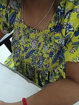 Queenlipx online show from April 17, 6:16 am