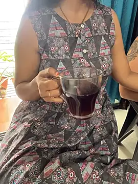 Queenlipx online show from August 4, 6:38 am