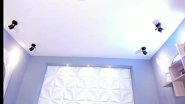 EXTRAHORNYNINA online show from March 6, 1:40 pm