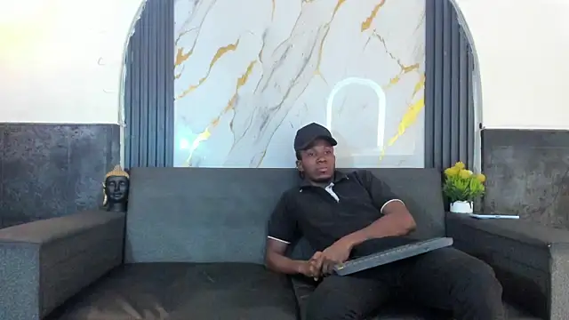 Latins on fire online show from April 3, 12:03 pm