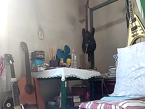 Snapshot of vladsexyguitar chatting on February 22, 12:26 pm vladsexyguitar online show from February 22, 12:26 pm