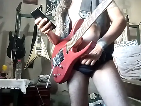 Snapshot of vladsexyguitar chatting on March 6, 11:17 am vladsexyguitar online show from March 6, 11:17 am