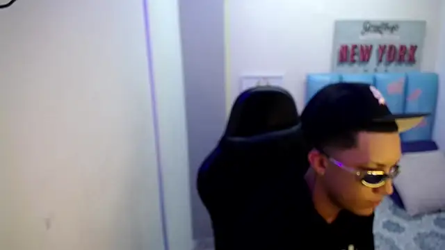 Street poemm  online show from April 20, 7:37 pm