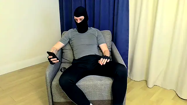 RyanRubber online show from April 18, 8:53 pm