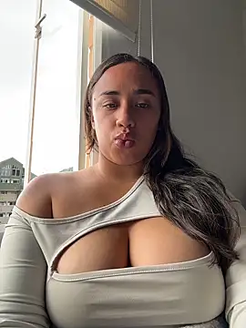 Eyssha online show from April 10, 12:10 pm