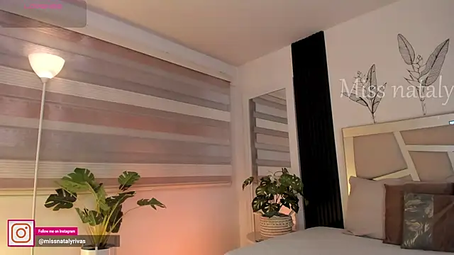 missnataly online show from April 23, 11:07 pm