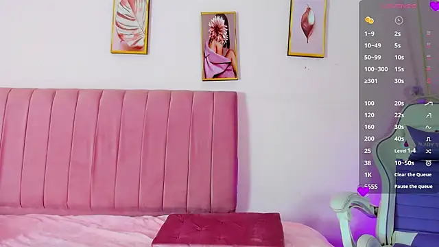 Zoow bluussh online show from March 28, 12:05 pm