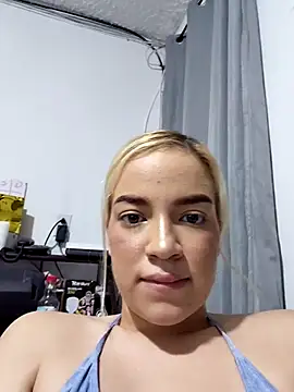 Snapshot of Lana_C chatting on May 28, 2:09 am Lana C online show from May 28, 2:09 am