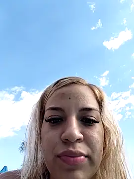 Snapshot of Lana_C chatting on June 10, 9:14 pm Lana C online show from June 10, 9:14 pm