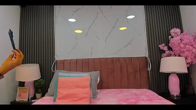 Rynnaa online show from March 28, 3:39 am