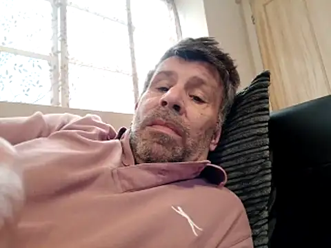 stud2512 online show from April 21, 3:39 pm