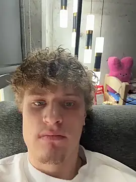 PAPITRVN online show from March 2, 11:11 pm