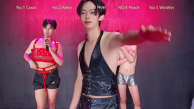 Snapshot of Apex-Girls chatting on March 13, 11:28 am Apex-Girls online show from March 13, 11:28 am