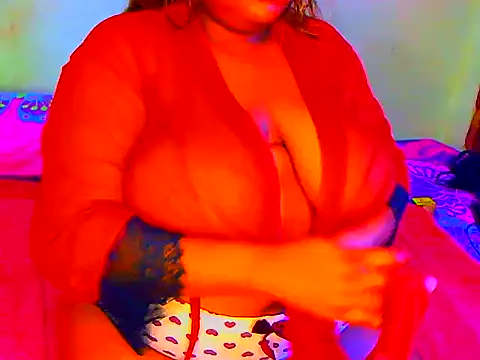 SweetChubbyQueen online show from March 4, 5:24 am