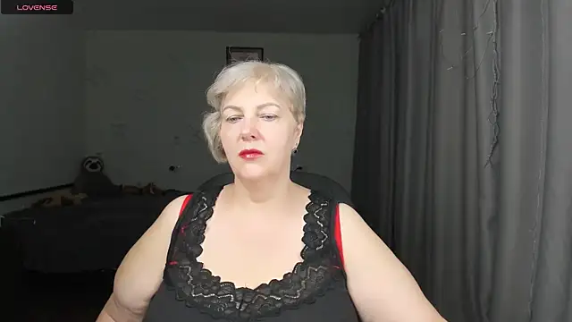 Snapshot of Mary-Leee chatting on June 14, 9:00 am Mary-Leee online show from June 14, 9:00 am