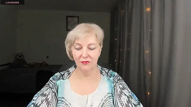Snapshot of Mary-Leee chatting on June 17, 6:05 am Mary-Leee online show from June 17, 6:05 am