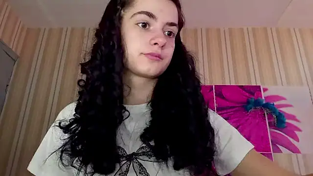 Snapshot of TuFoth chatting on March 8, 8:29 am TuFoth online show from March 8, 8:29 am