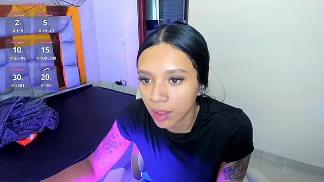 miiaboss  online show from April 15, 10:55 am