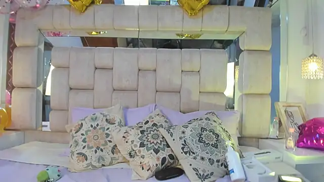 Snapshot of Tashi7 chatting on July 28, 12:48 pm Tashi7 online show from July 28, 12:48 pm