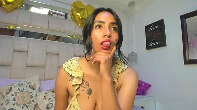 Snapshot of Tashi7 chatting on July 28, 3:21 pm Tashi7 online show from July 28, 3:21 pm