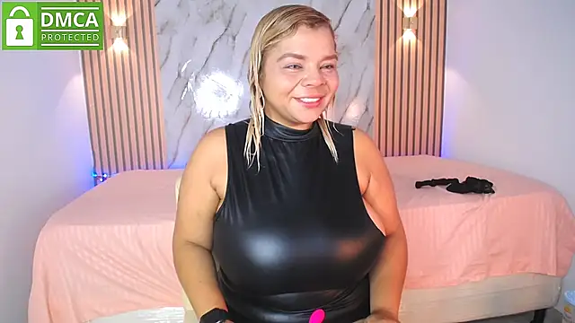 CasieBigtits online show from May 30, 12:57 pm